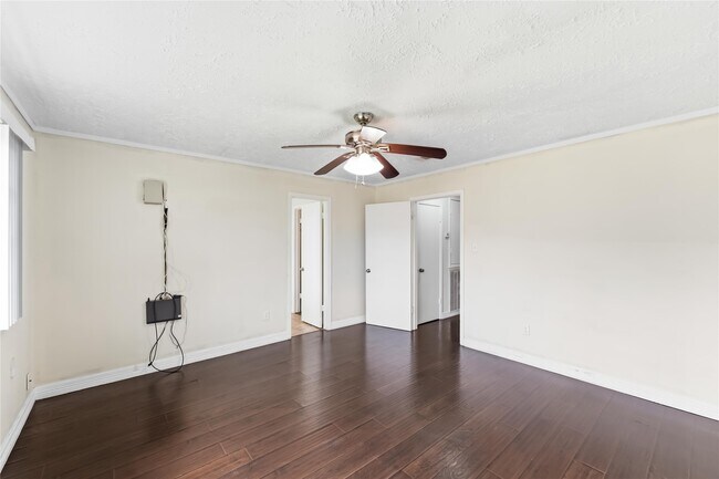 Building Photo - 3415 Honey Creek Dr