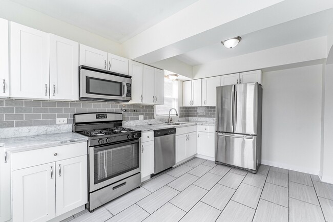 Building Photo - 2817 Maple Ave