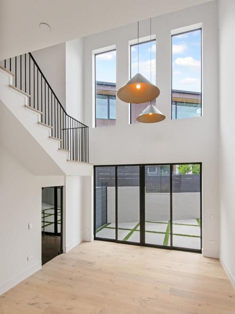 Building Photo - 1030 Centinela Ave