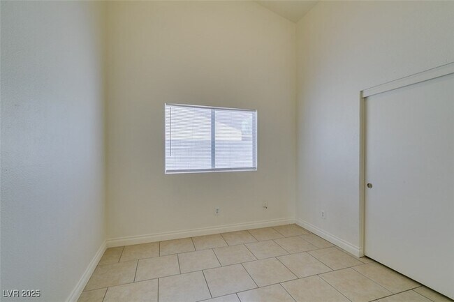 Building Photo - 2510 Roaring Lion Ave