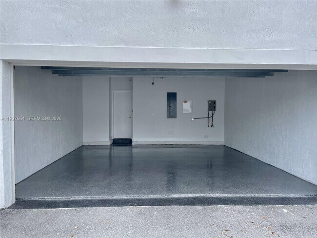 Building Photo - 2621 NE 212th Terrace