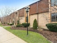 Building Photo - 1 Greenwich Dr