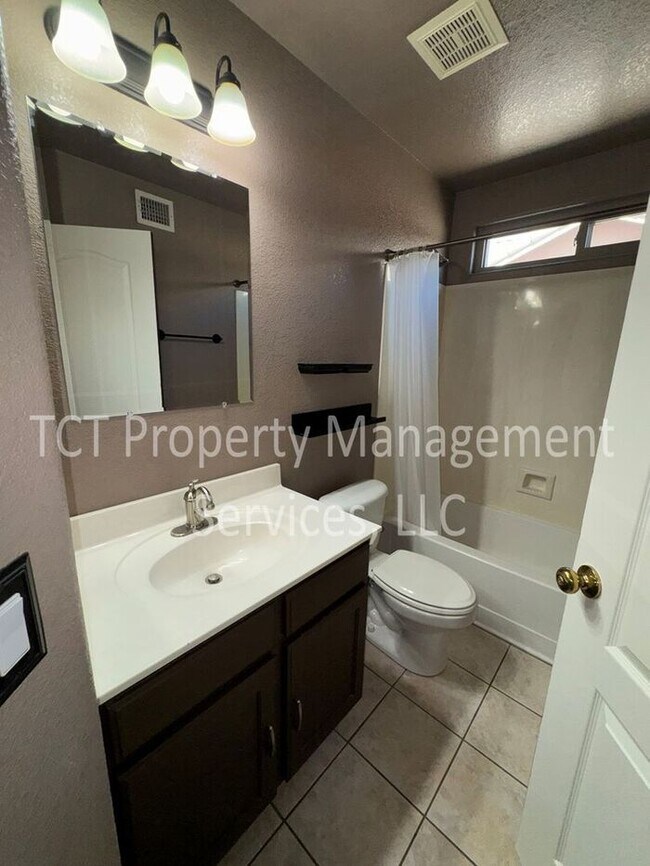 Building Photo - Well Maintained Home in Mesquite Canyon