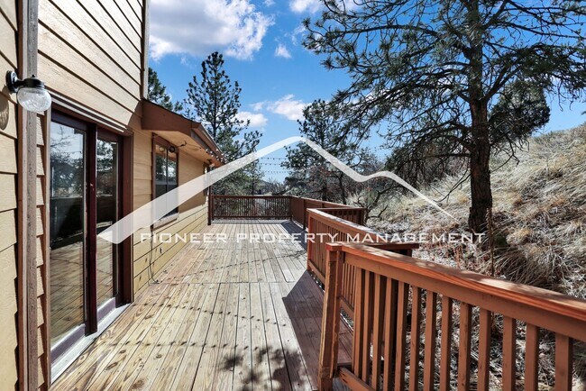 Building Photo - 5 bedroom, 3.5 bath home in North West Colorado Springs