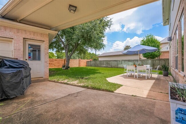Building Photo - 11826 Legend Manor Dr