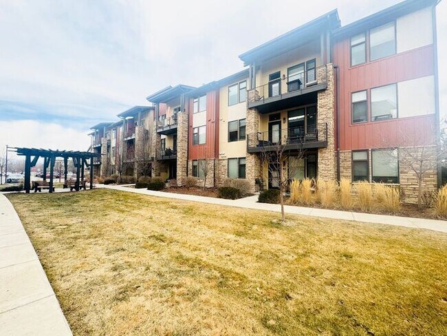 Building Photo - Gorgeous Flats at Rigden Farm 2bed 2bath Condo