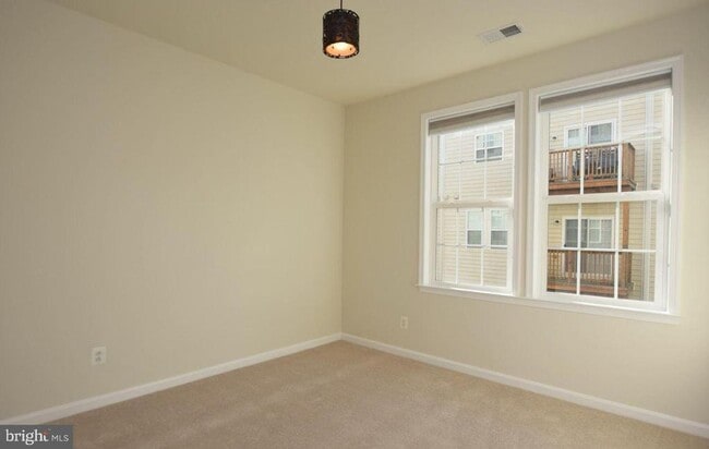 Building Photo - 42287 San Juan Terrace