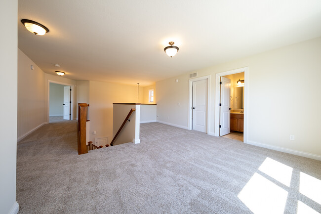 Building Photo - 5007 Merrimac Ln N