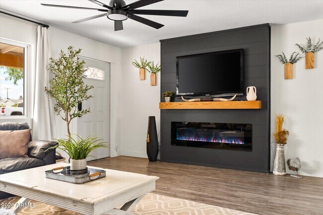 Building Photo - 423 N 73rd Pl