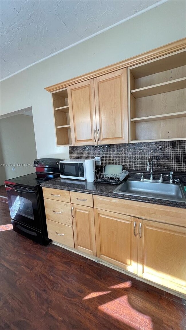 Building Photo - 1857 Buchanan St