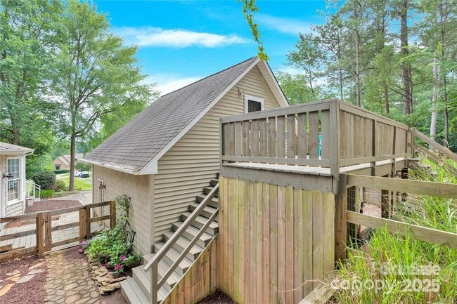 Building Photo - 832 Kemp Rd