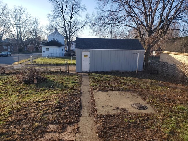 Building Photo - 1610 Columbia Ave
