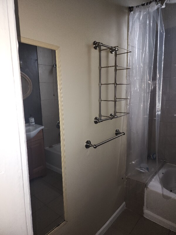 Building Photo - 6352 S Rhodes Ave