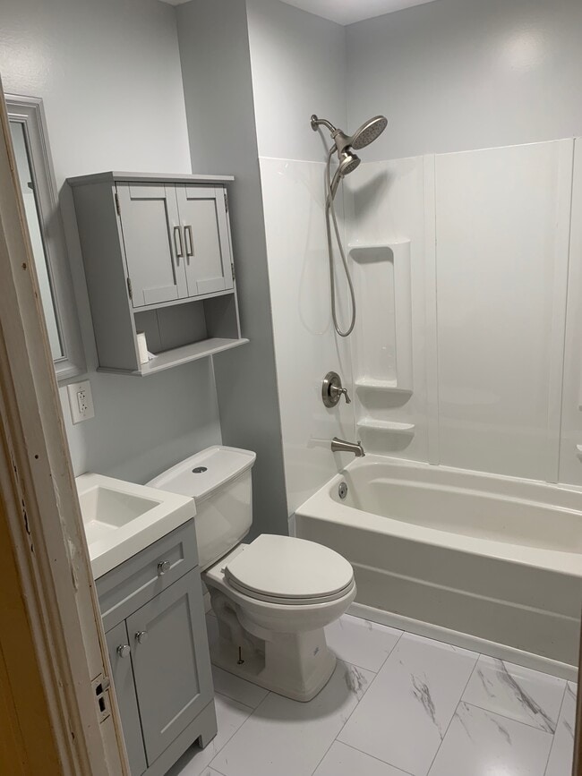 bathroom - 43 Dickinson Ave