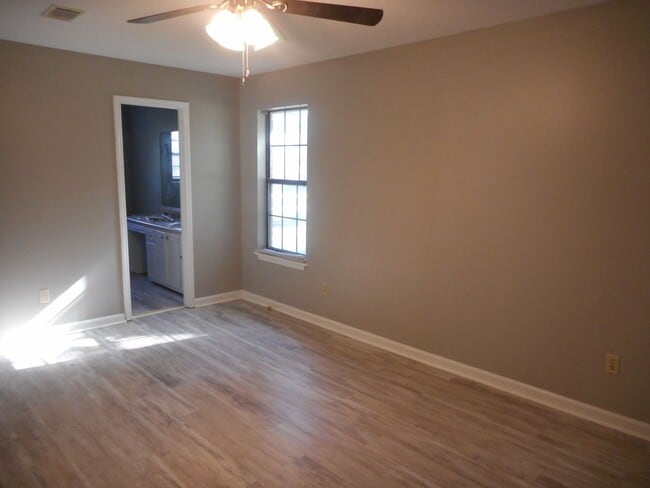 Building Photo - Charming 3 Bedroom 2 Bath  In Hephzibah