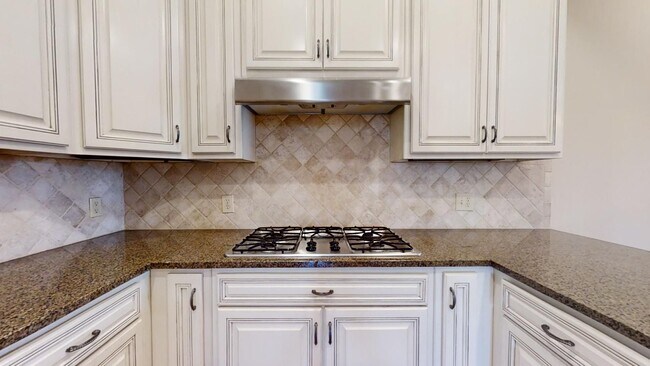 Building Photo - Three Story Townhome Rosemary Gate