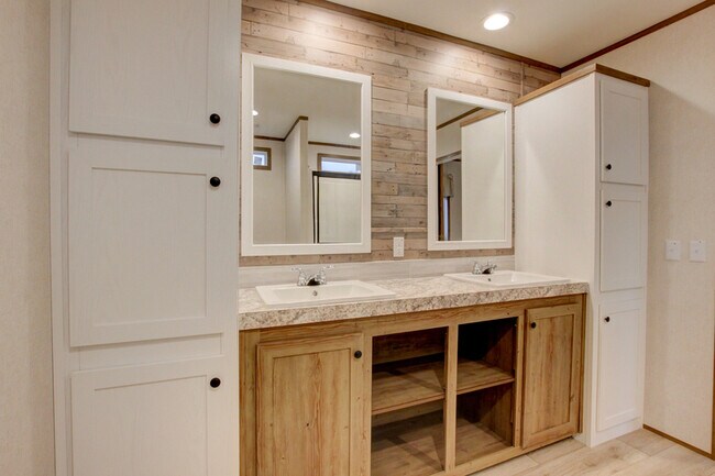 Building Photo - 295 Seays Rd