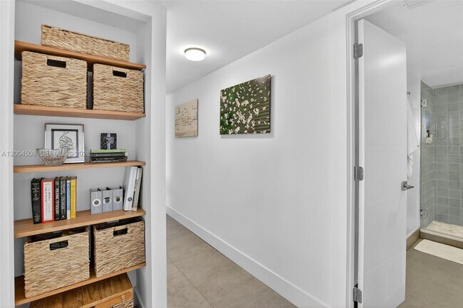 Building Photo - 2780 NE 183rd St