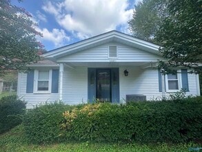 Building Photo - 1113 Humes Ave NE