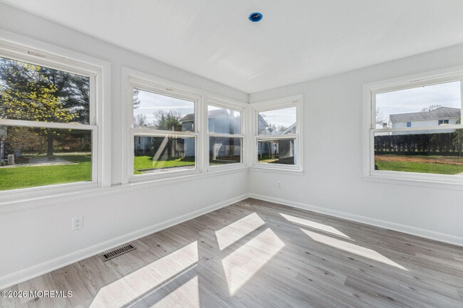 Building Photo - 358 Beecroft Pl