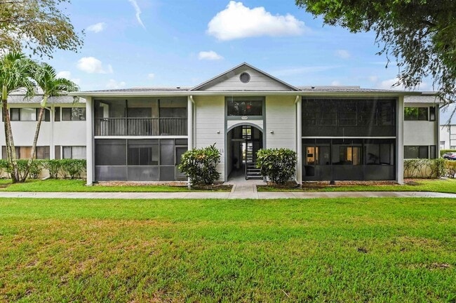 Primary Photo - 15449 Lakes of Delray Blvd