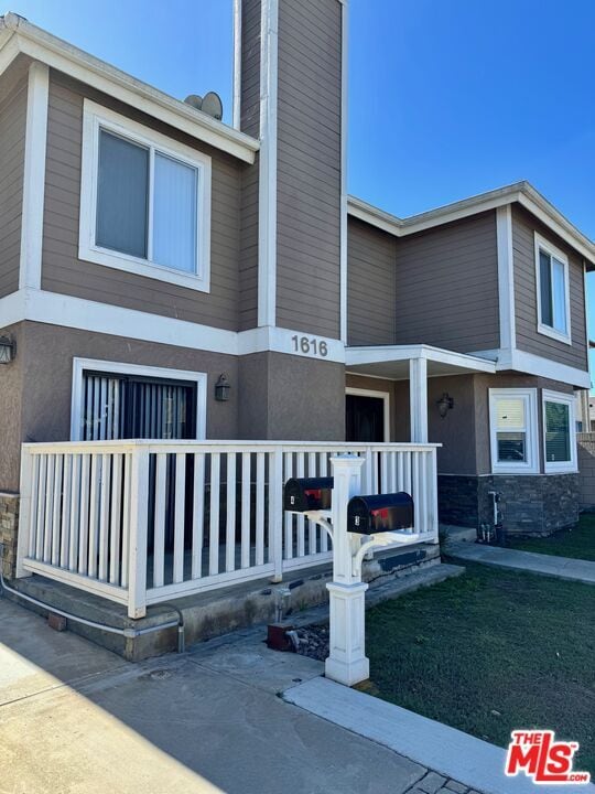 Building Photo - 1616 W 206th St