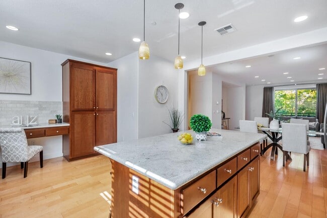 Building Photo - 5 Artisan Way