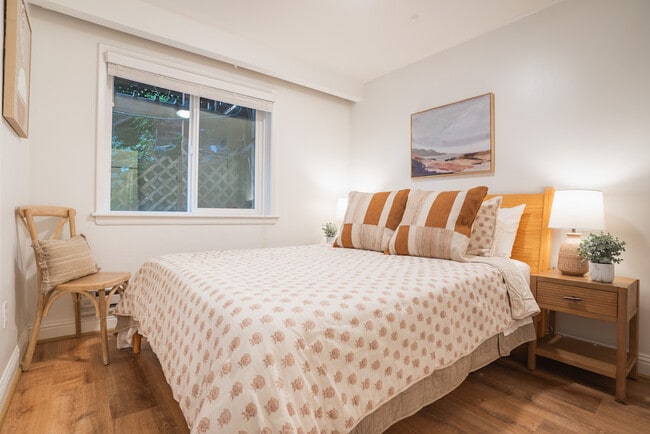 Building Photo - Beachwood Apartments