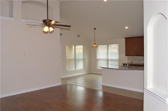 Building Photo - 544 Braewick Dr