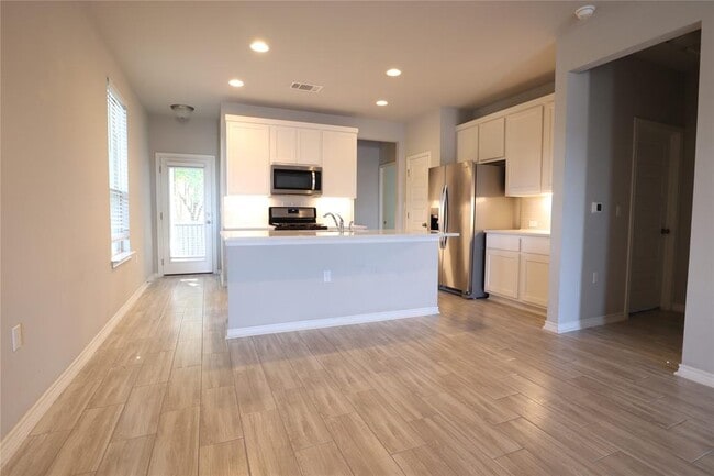 Building Photo - 1405 Ambler Dr