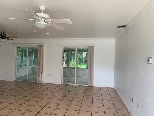 Building Photo - 18356 Robinson Ave