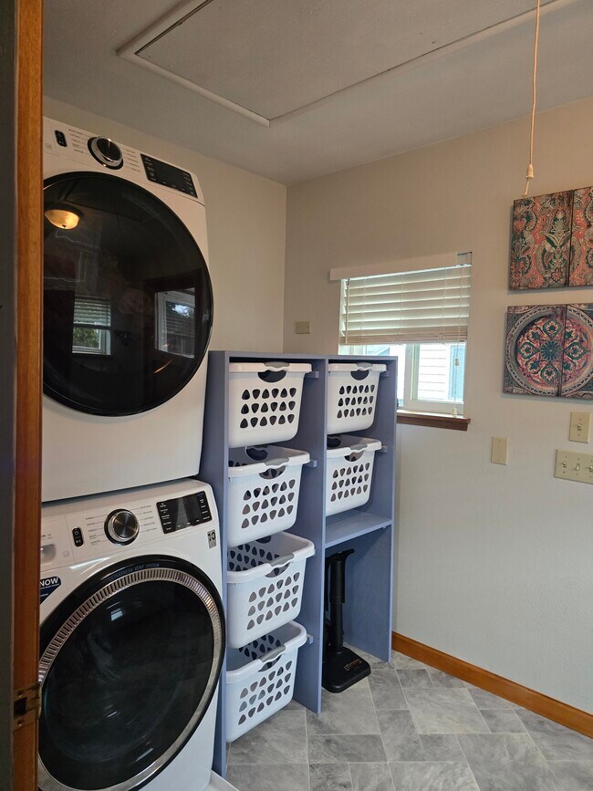 Building Photo - 4322 Park Ave. S