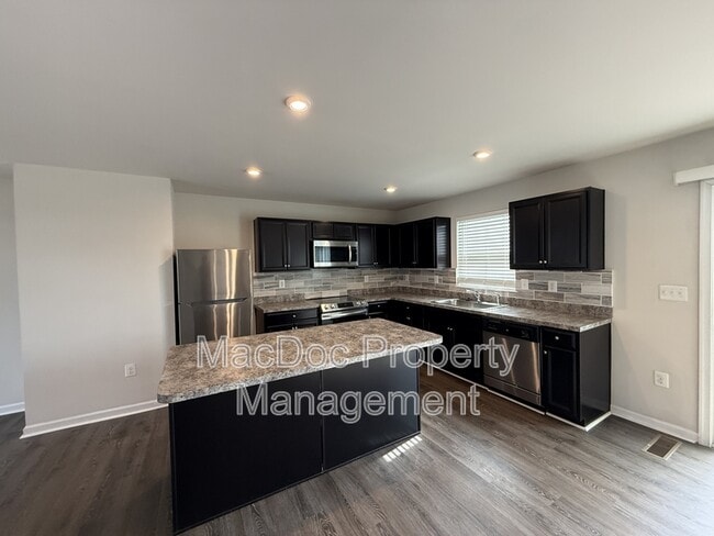 Building Photo - 127 Harper Ln