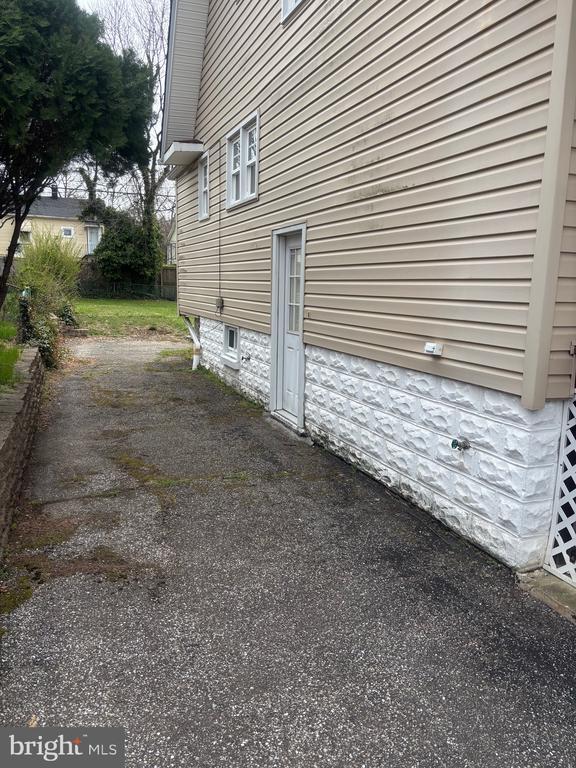 Building Photo - 6405 Birchwood Ave