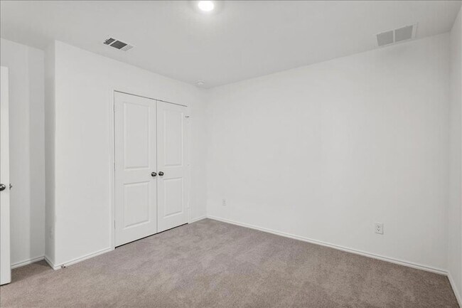 Building Photo - 212 Seven Seas Dr