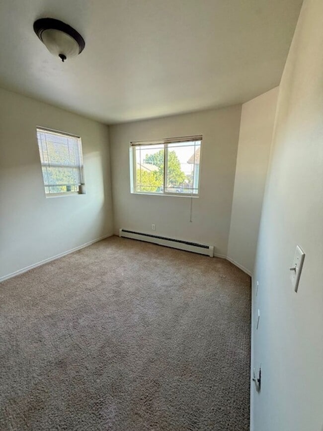 Building Photo - 3 Bedroom, 2.5 Bathroom Townhouse; Short Drive to MSU Campus