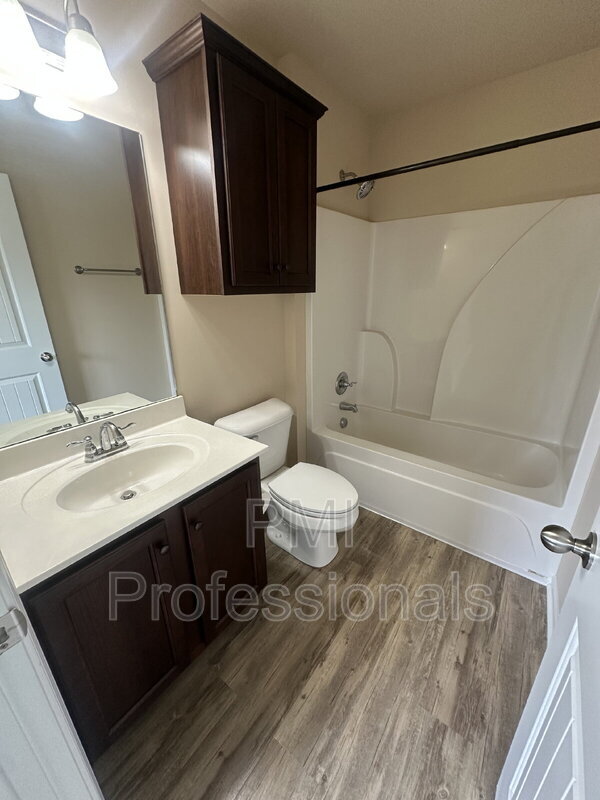 Building Photo - 308 Dill Ln