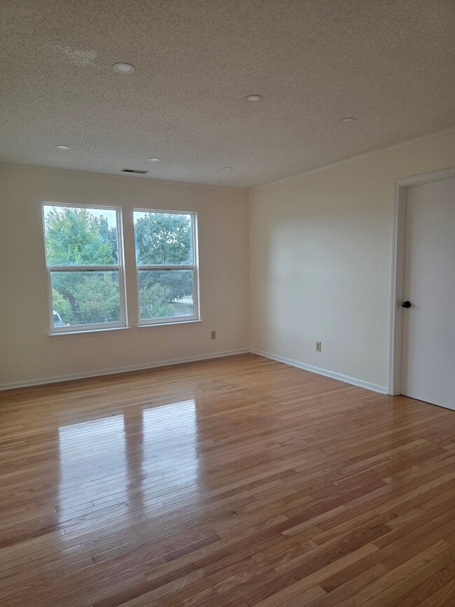 Building Photo - 6674 Stanhope Way