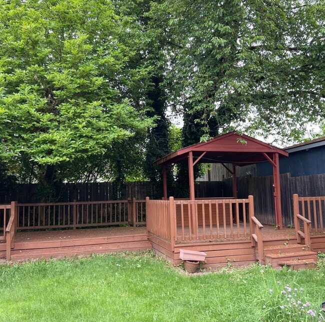 Building Photo - Charming Eastside Olympia Home Move-in goal June 5th .