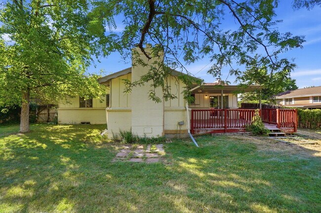 Building Photo - $2,695.95, 3-Bed, 2-Bath, Ranch House in Littleton with Great Fenced in Yard!