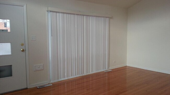 Building Photo - 422 Ridge Rd