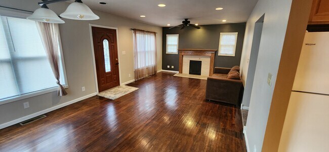 Building Photo - 1224 Woodlawn Dr