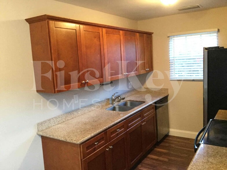 Building Photo - 5227 Adams Rd