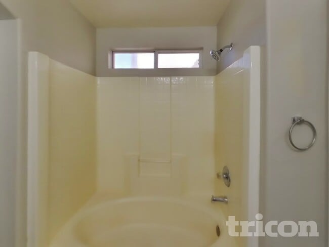 Building Photo - 1110 Edgestone Mark Ave