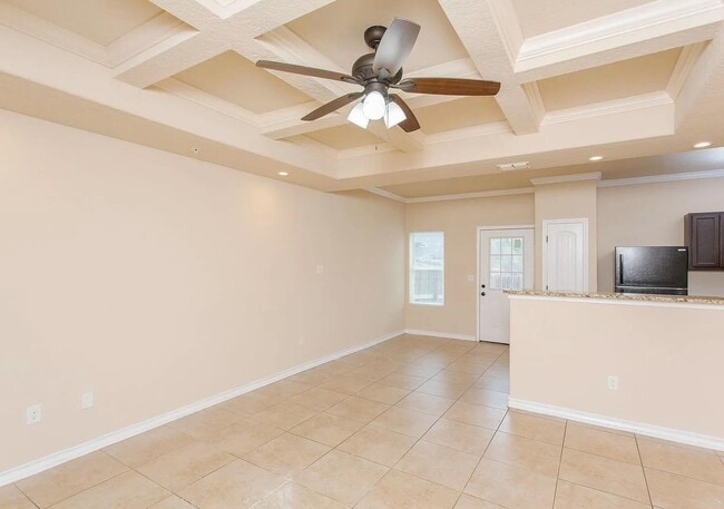 Building Photo - Modern Elegance for Rent in Prime San Antonio Location!