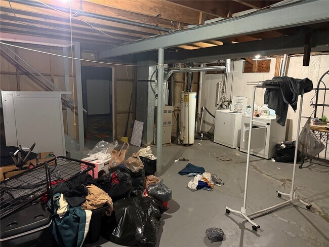 Building Photo - 1415 Wishart Pl