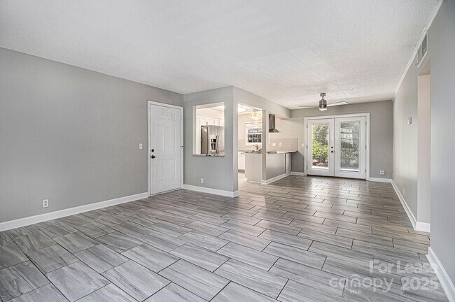 Building Photo - 2624 Park Rd