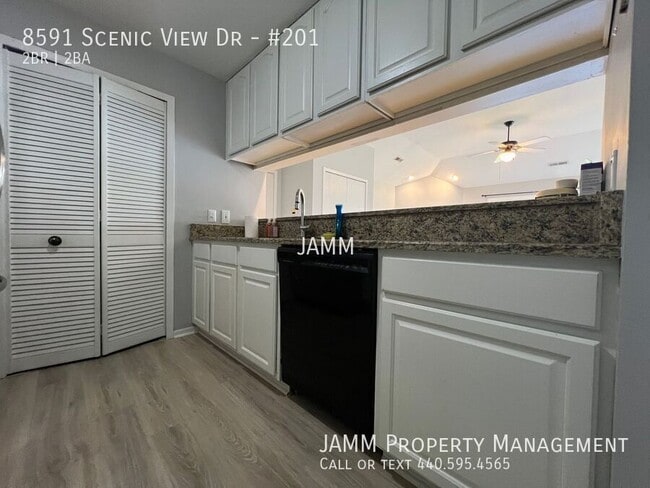 Building Photo - 8591 Scenicview Dr