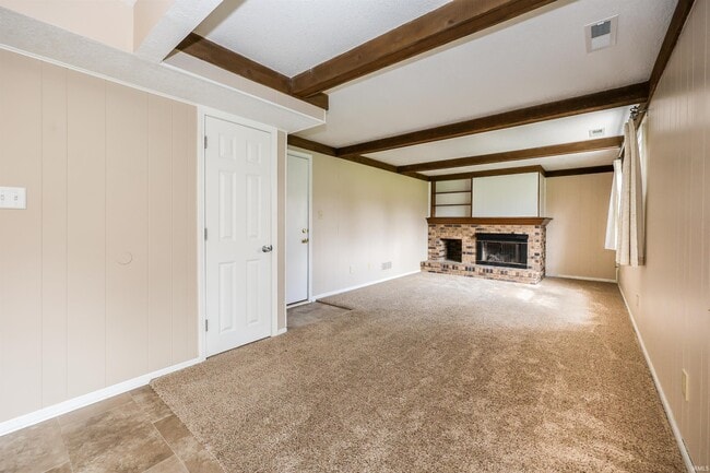 Building Photo - 7104 Tanbark Ln