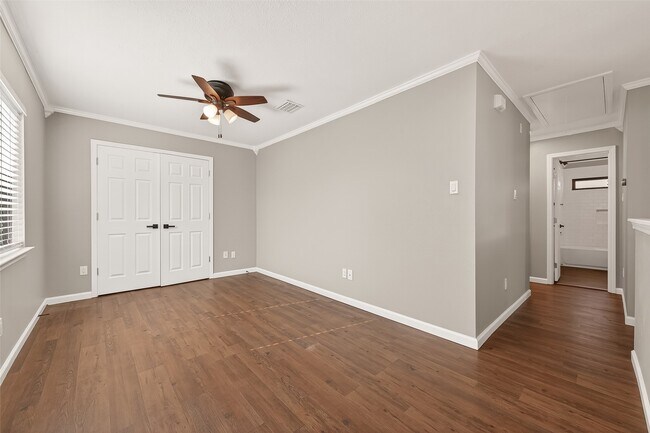 Building Photo - 1720 Old Creek Dr